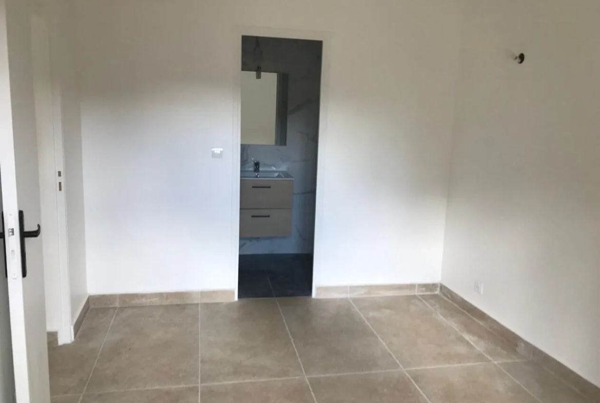 Charmant appartement rénové de 27 m² à Châtenay-Malabry Place de l’église 