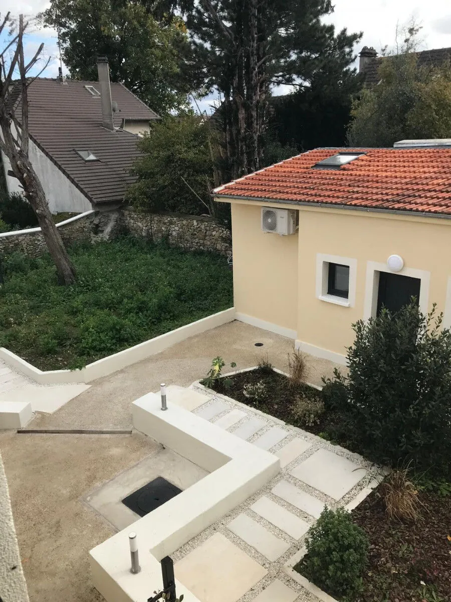 Charmant appartement rénové de 27 m² à Châtenay-Malabry Place de l’église 