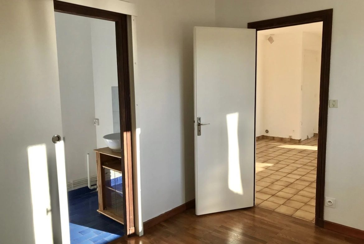 Appartement T2 avec jardin privé à Charbonnières-les-Bains - Opportunité à saisir 