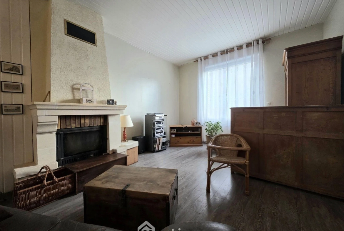 Maison à vendre de 128 m² à Saint-Quentin avec jardin et vue dégagée 