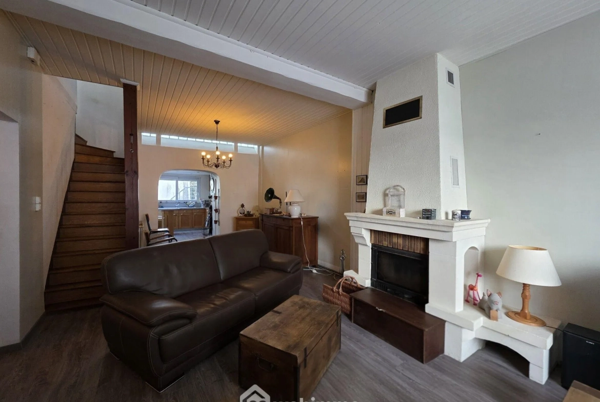 Maison à vendre de 128 m² à Saint-Quentin avec jardin et vue dégagée 