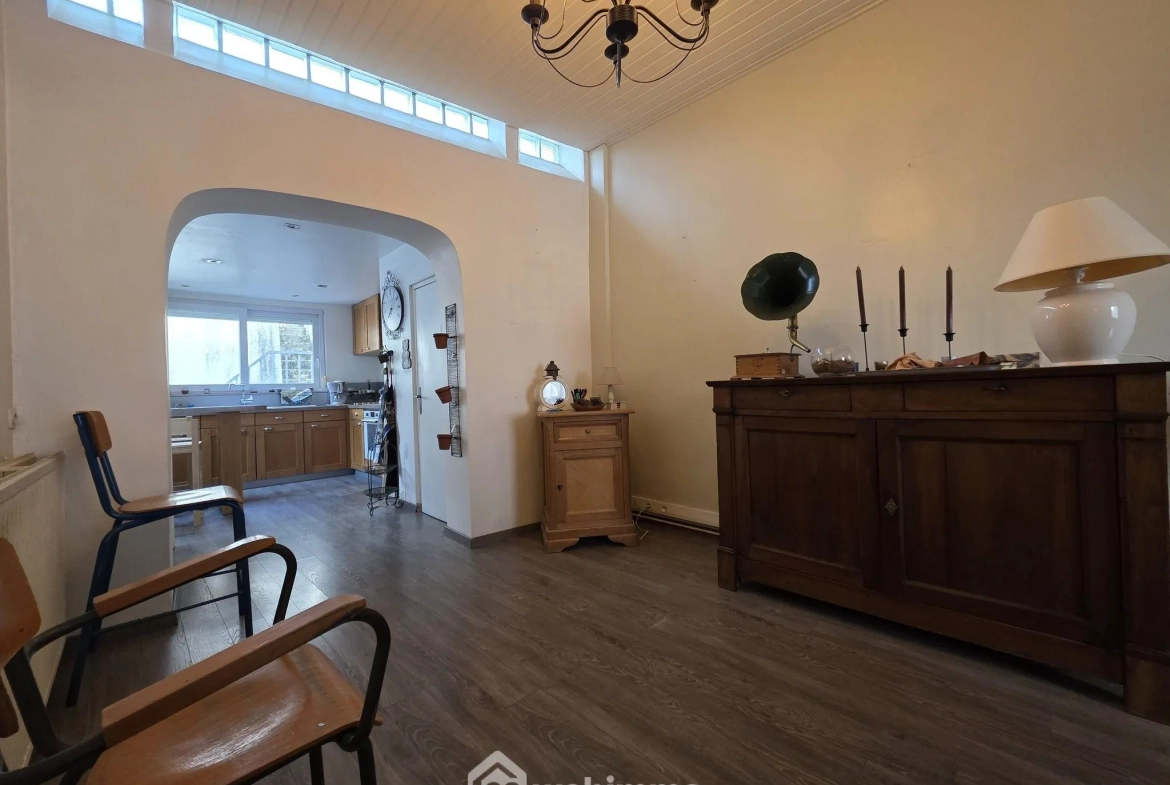 Maison à vendre de 128 m² à Saint-Quentin avec jardin et vue dégagée 
