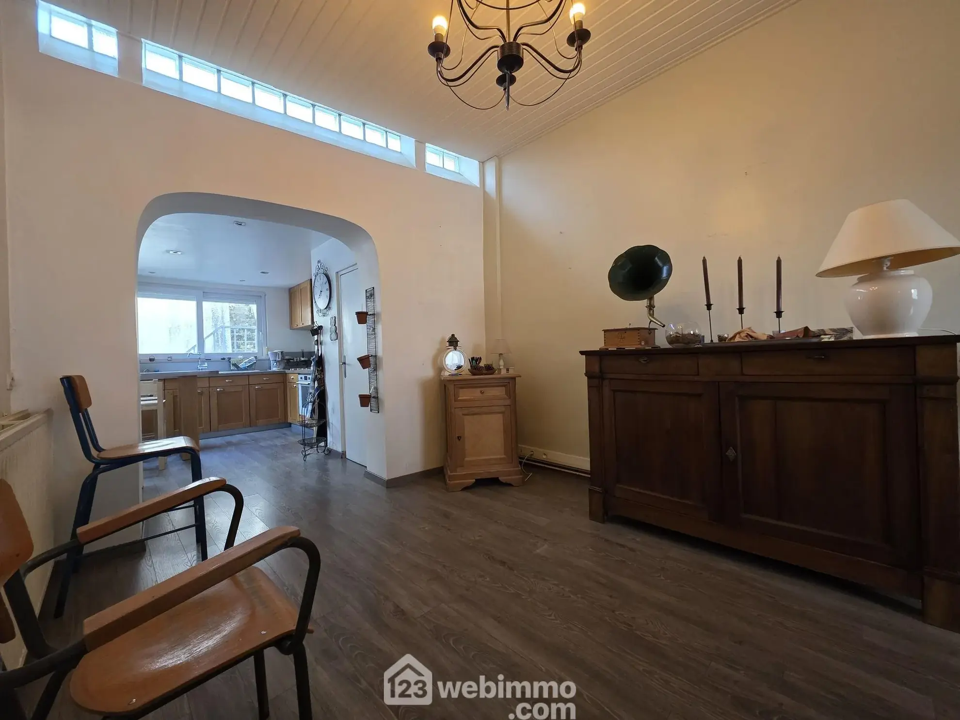 Maison à vendre de 128 m² à Saint-Quentin avec jardin et vue dégagée 