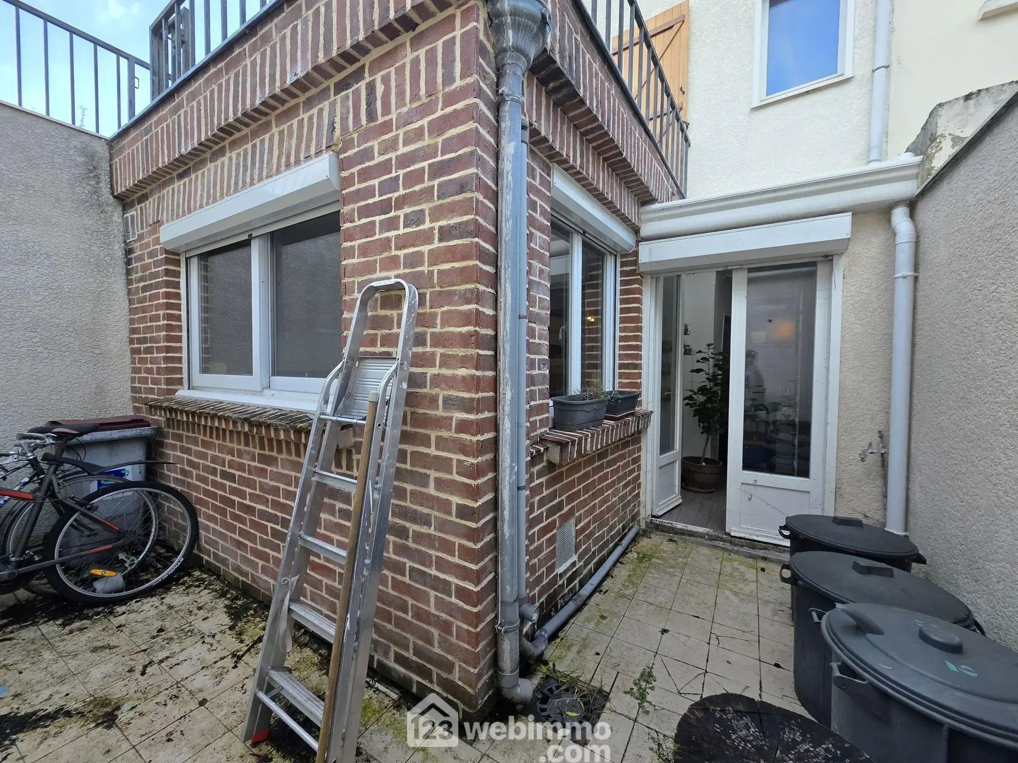 Maison à vendre de 128 m² à Saint-Quentin avec jardin et vue dégagée 