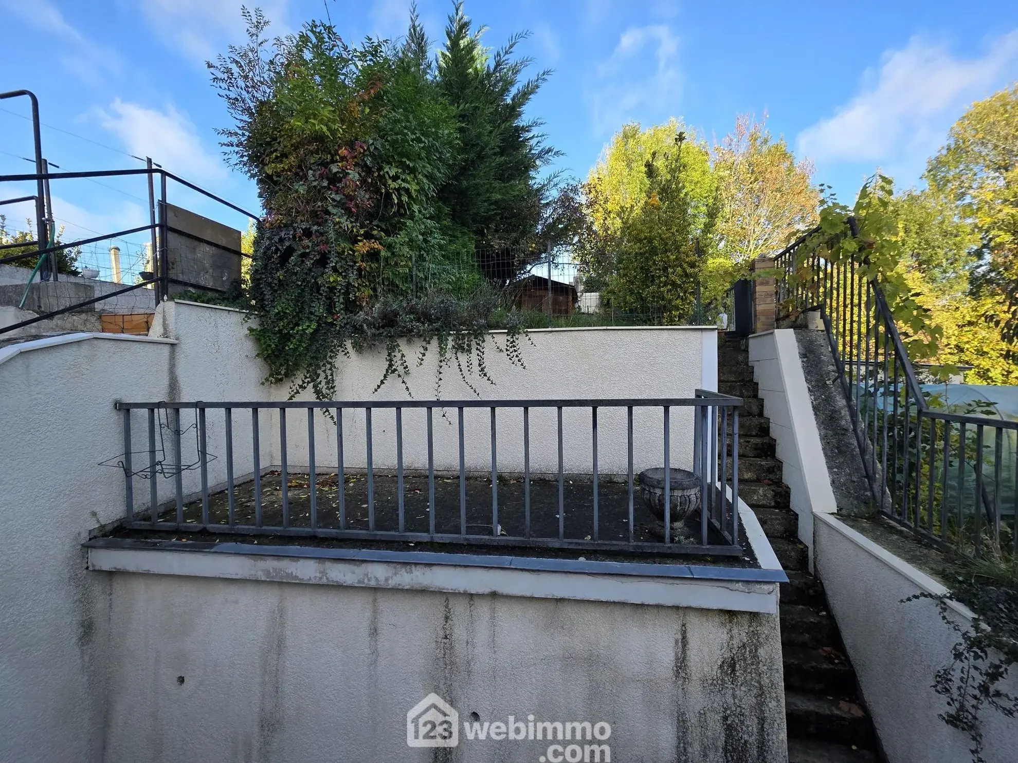 Maison à vendre de 128 m² à Saint-Quentin avec jardin et vue dégagée 