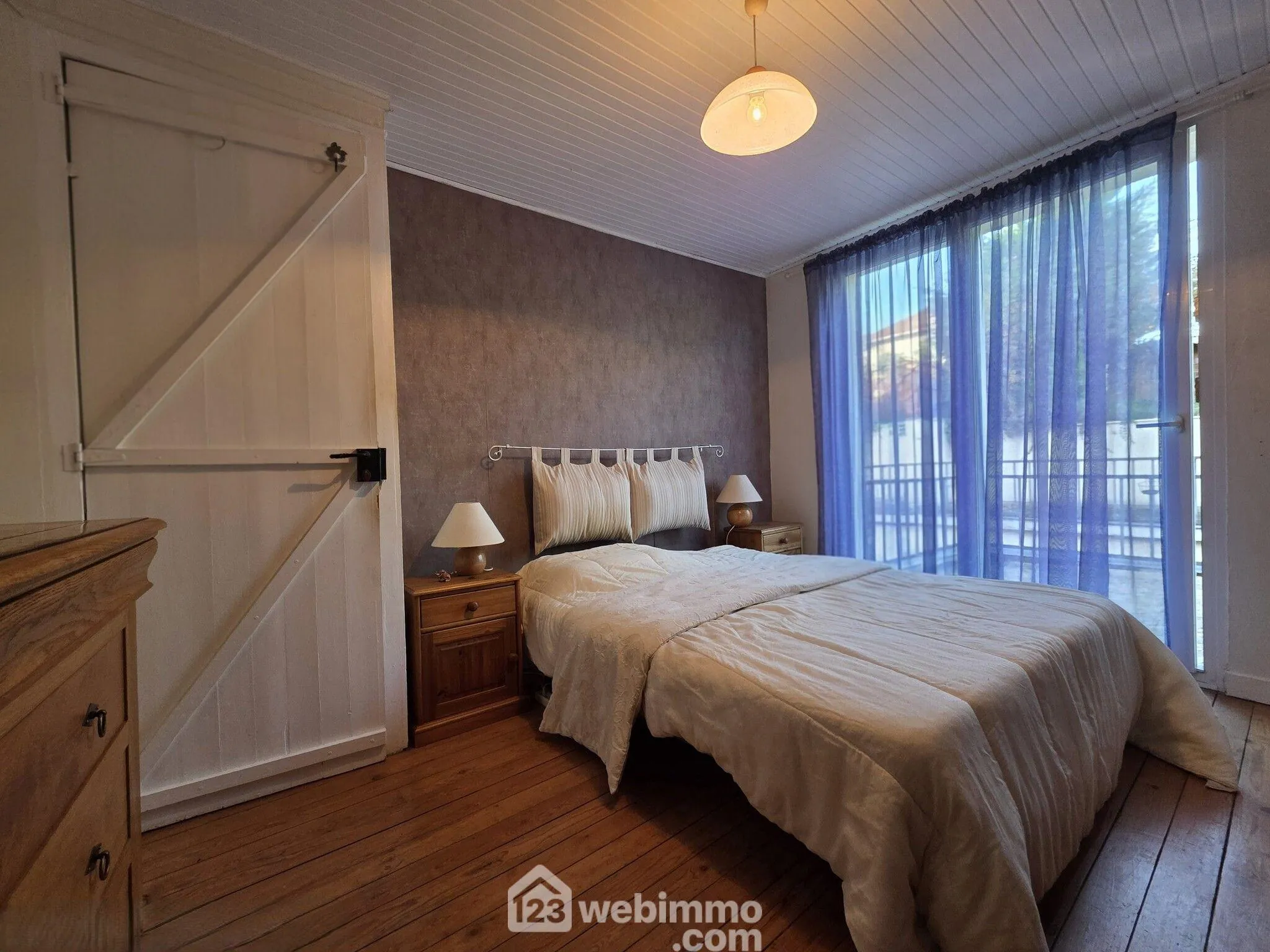 Maison à vendre de 128 m² à Saint-Quentin avec jardin et vue dégagée 