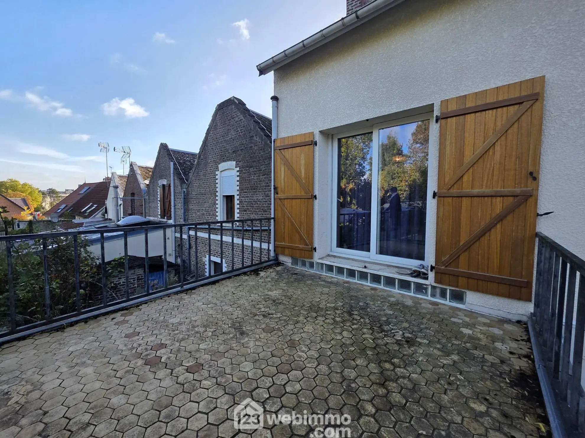 Maison à vendre de 128 m² à Saint-Quentin avec jardin et vue dégagée 