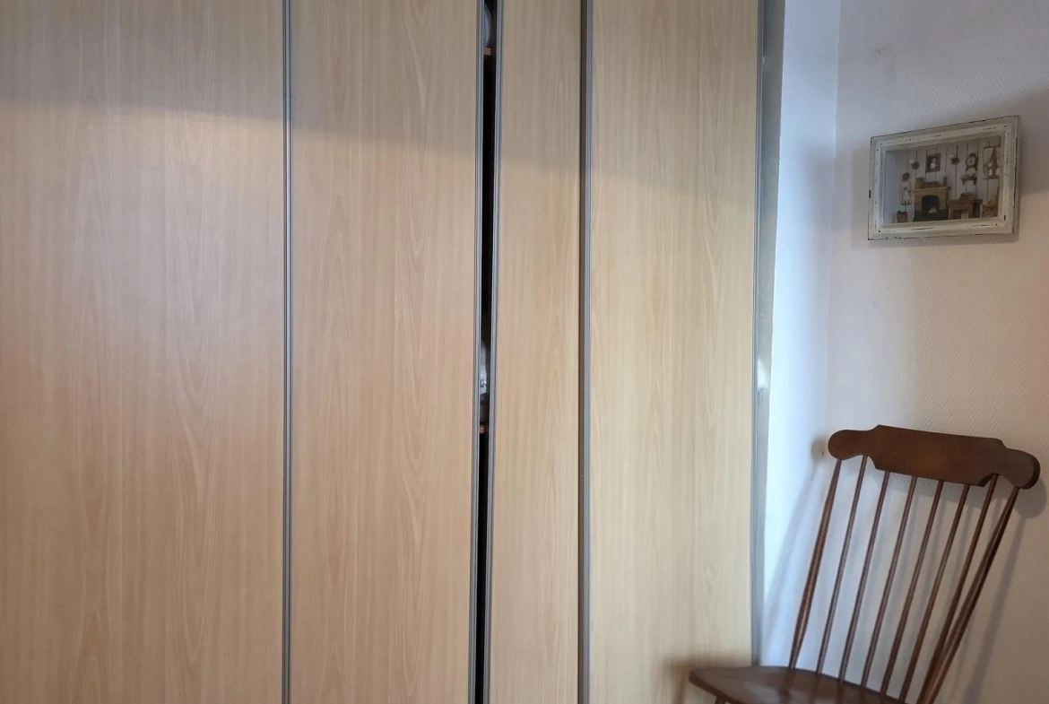 Maison à vendre de 128 m² à Saint-Quentin avec jardin et vue dégagée 