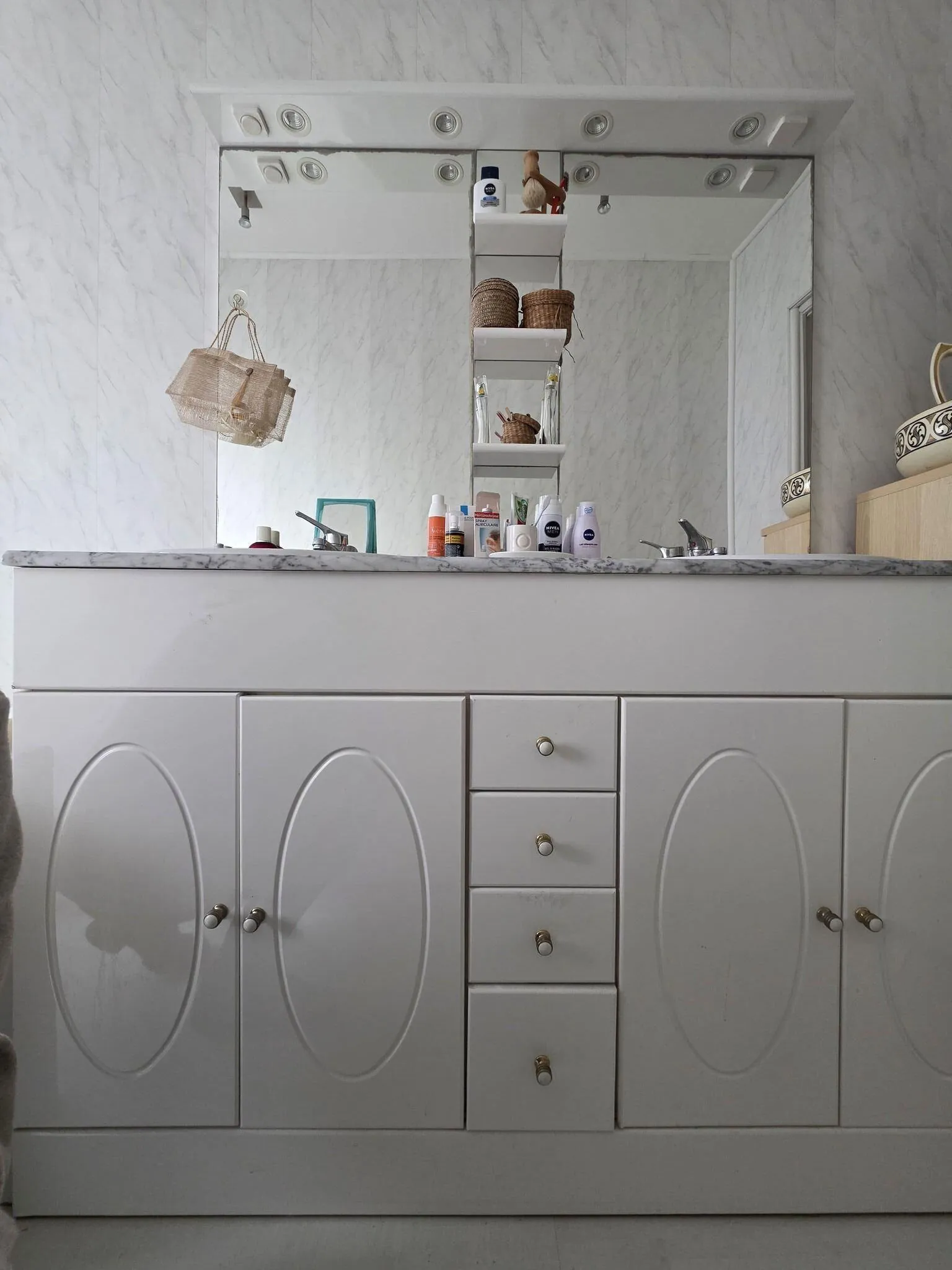 Maison à vendre de 128 m² à Saint-Quentin avec jardin et vue dégagée 