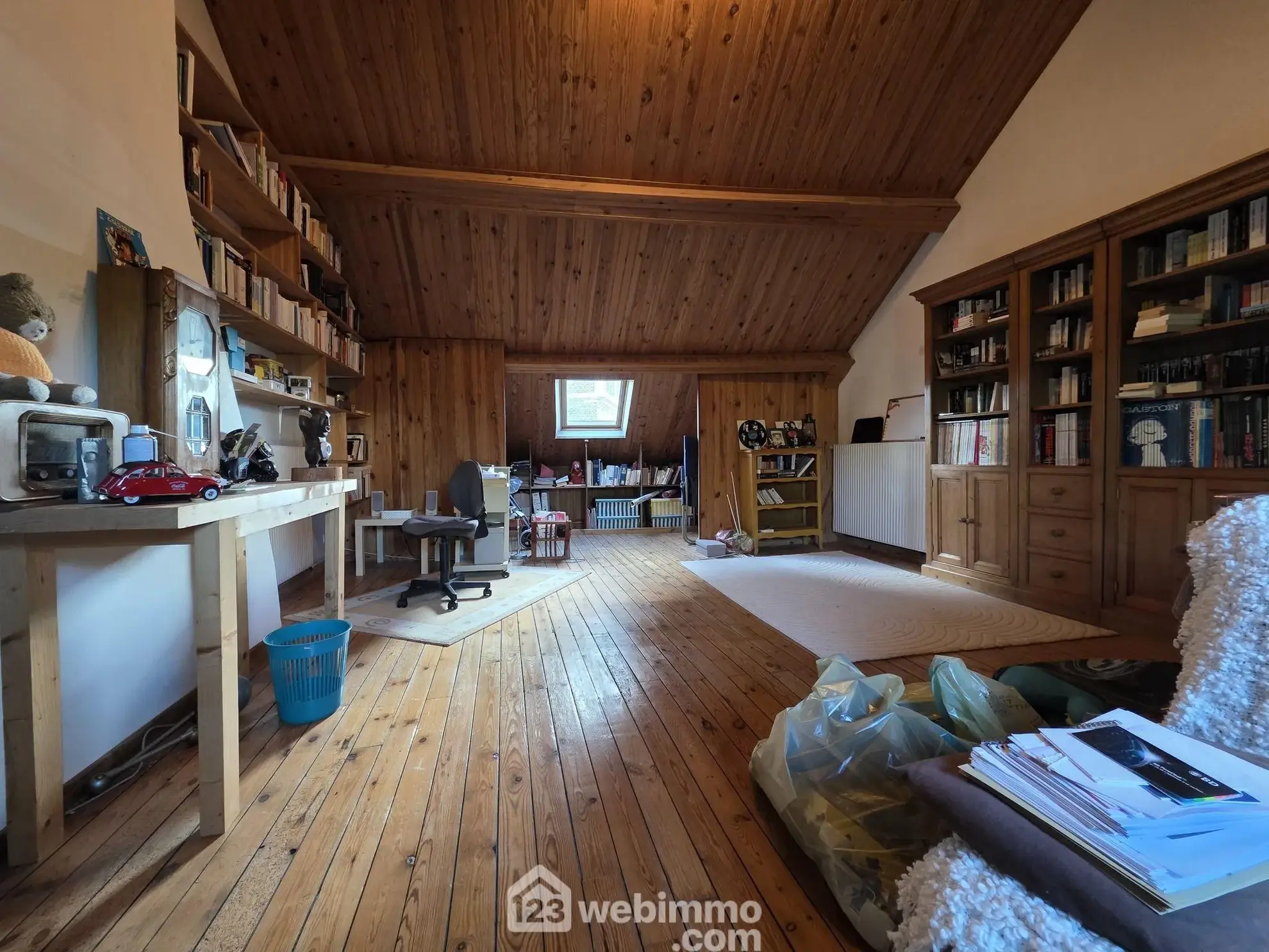 Maison à vendre de 128 m² à Saint-Quentin avec jardin et vue dégagée 