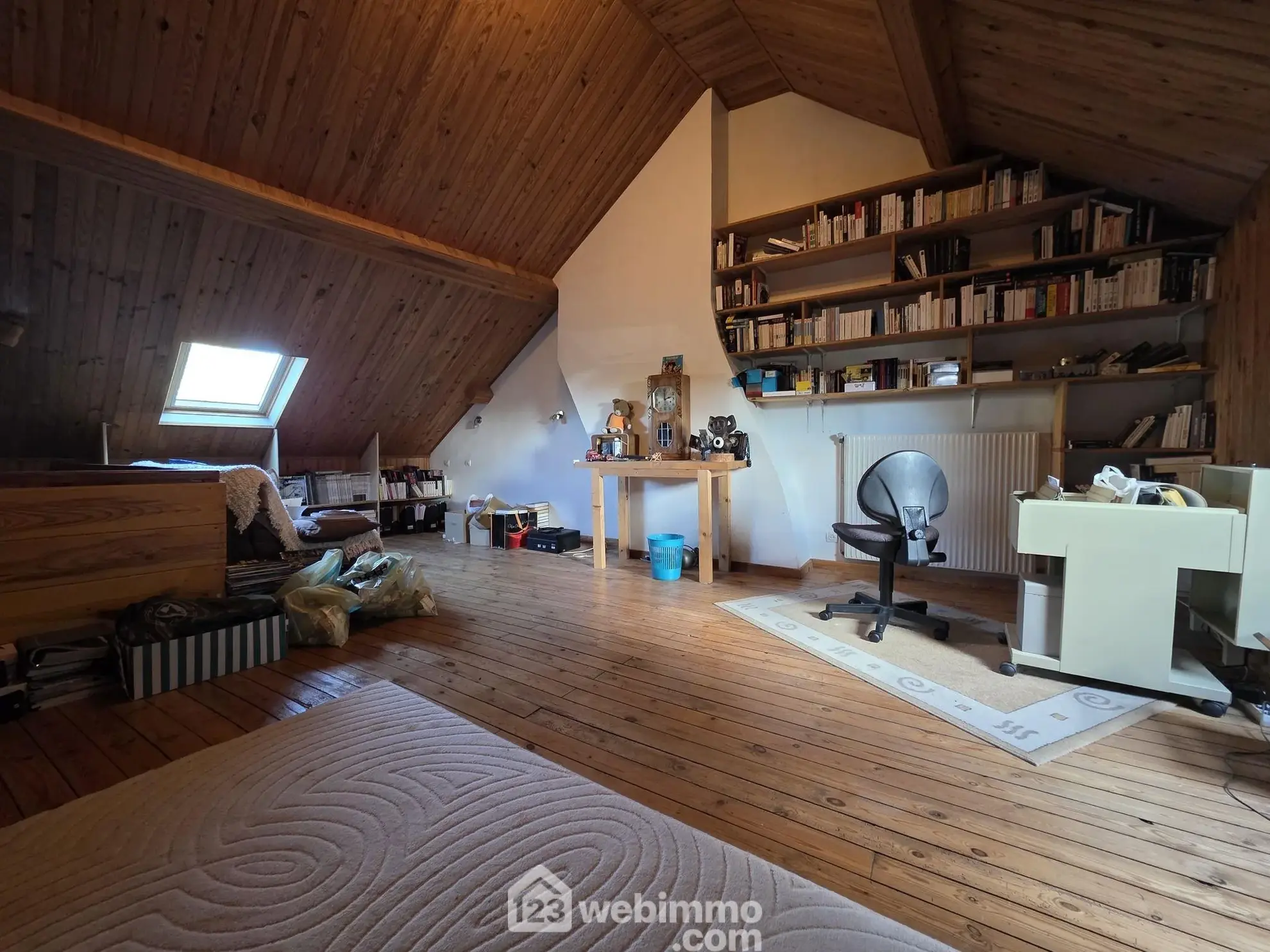 Maison à vendre de 128 m² à Saint-Quentin avec jardin et vue dégagée 