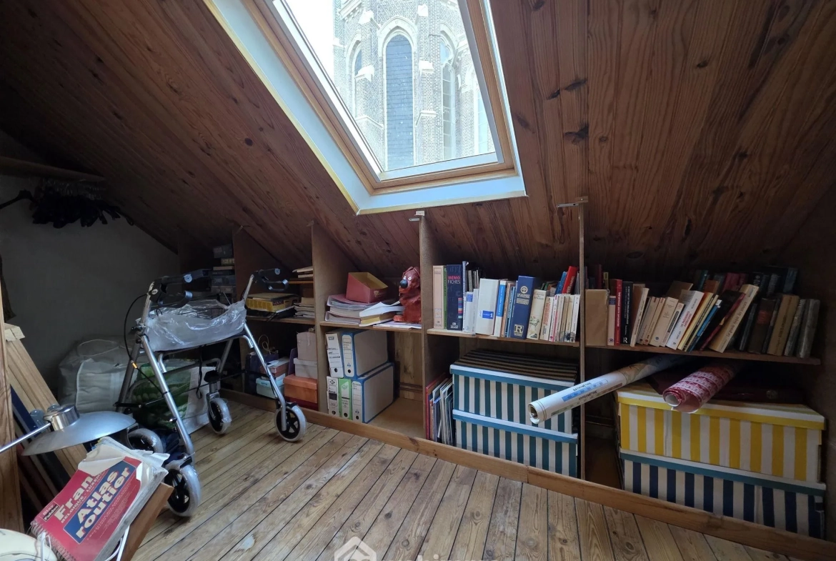 Maison à vendre de 128 m² à Saint-Quentin avec jardin et vue dégagée 