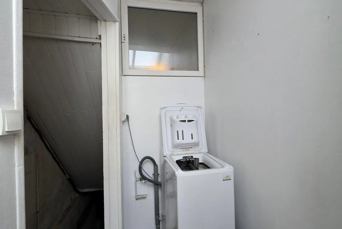 Maison à vendre de 128 m² à Saint-Quentin avec jardin et vue dégagée 