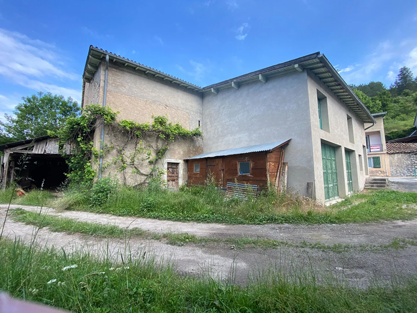Ancien bâtiment à rénover à La Faurie - Opportunité rare 