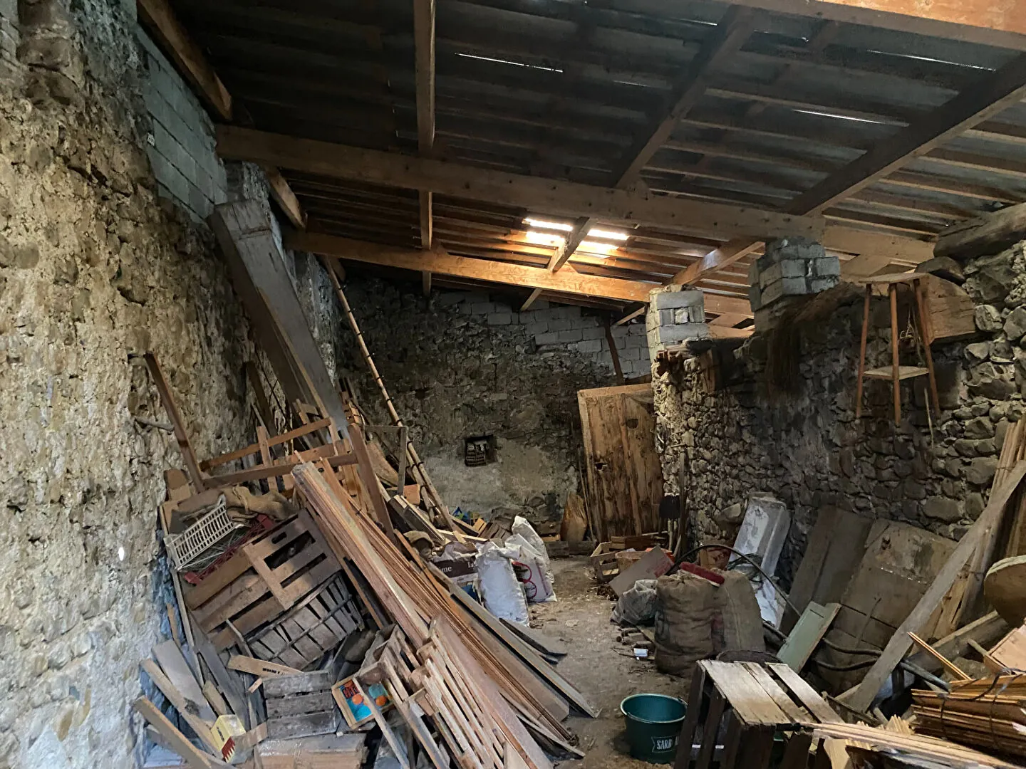 Ancien bâtiment à rénover à La Faurie - Opportunité rare 