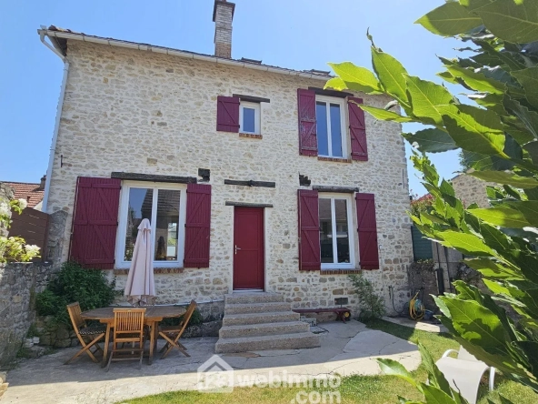Maison en pierre de 120 m² avec garage et jardin à La Ferté-Alais