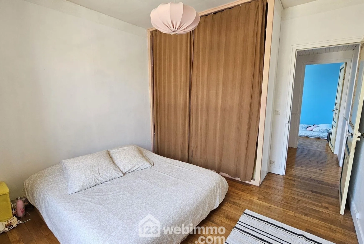 Maison en pierre de 120 m² avec garage et jardin à La Ferté-Alais 