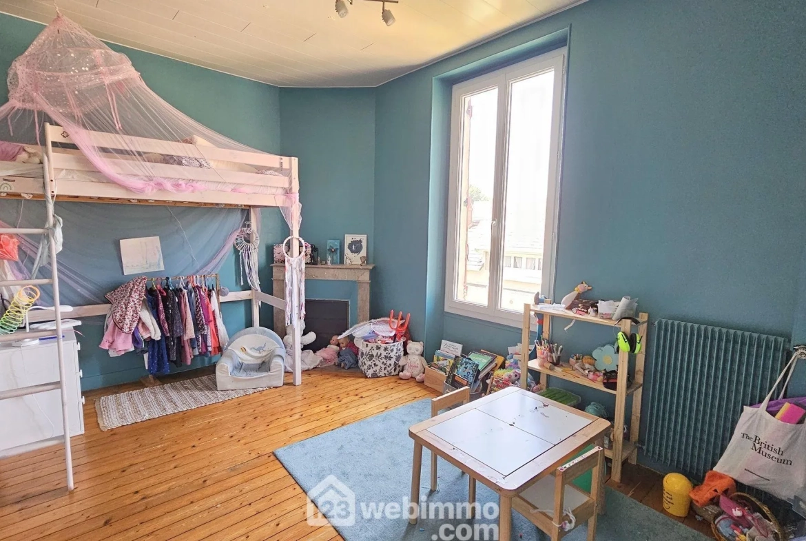 Maison en pierre de 120 m² avec garage et jardin à La Ferté-Alais 