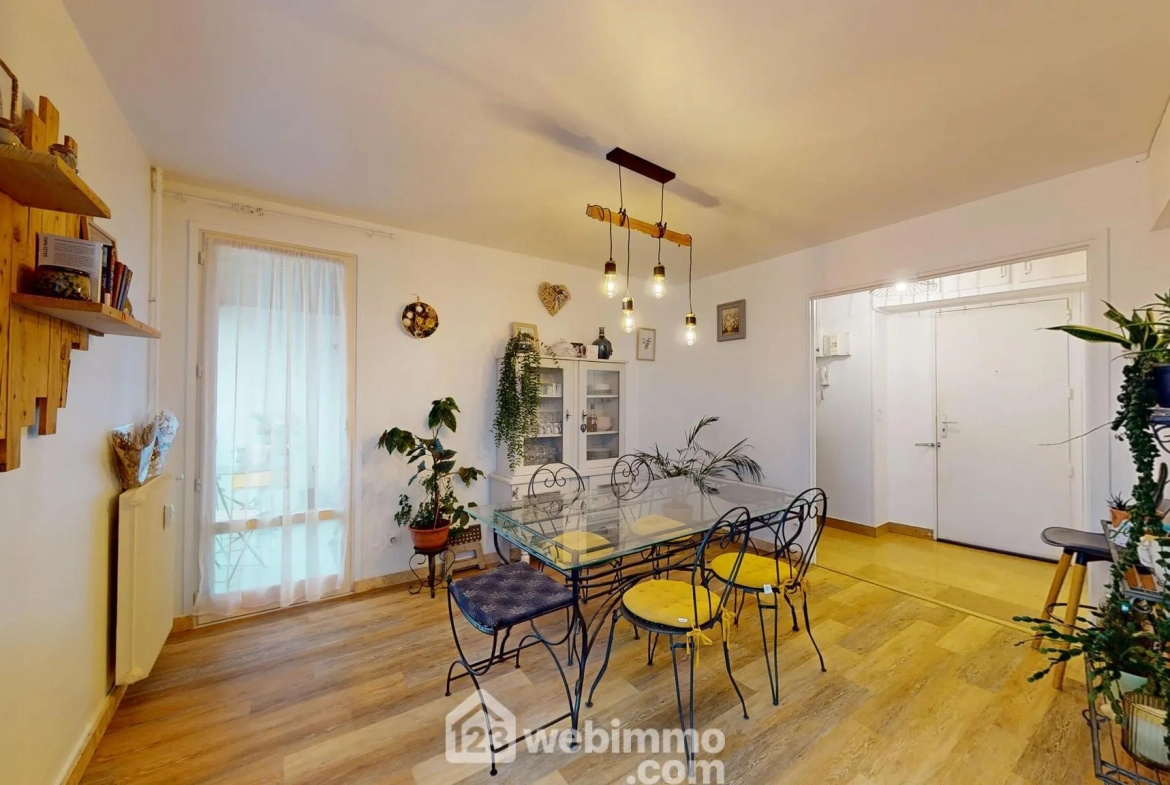 Bel Appartement de 58 m² à Noyon avec Balcon et Cave 