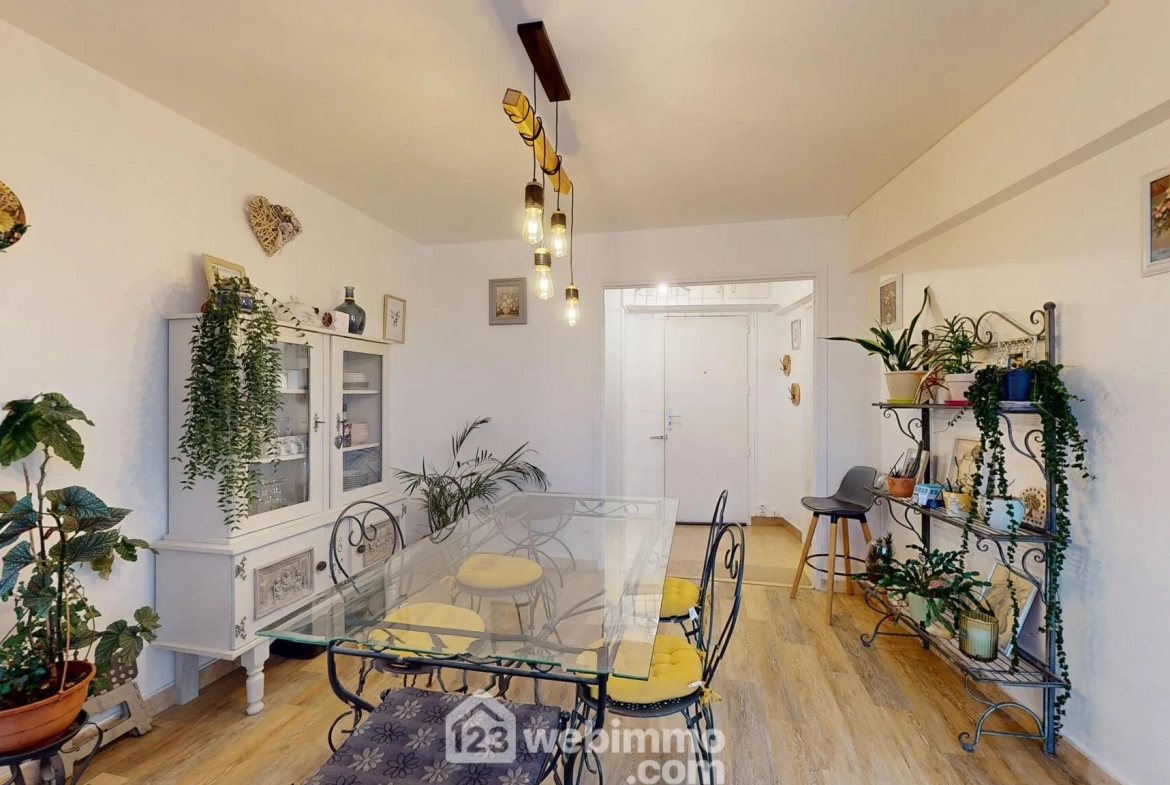 Bel Appartement de 58 m² à Noyon avec Balcon et Cave 
