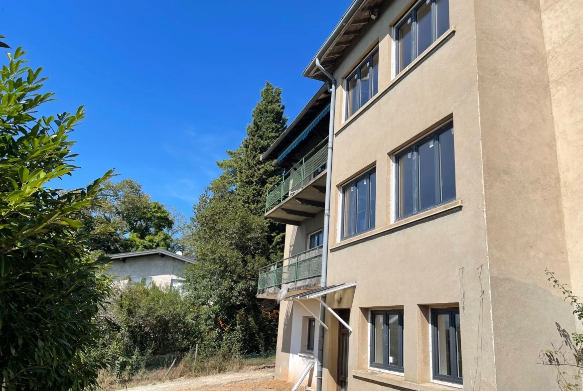 Appartement T2 avec jardin et grande luminosité à Charbonnières-les-Bains 