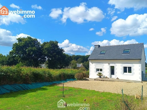 Maison lumineuse avec studio indépendant à Caouënnec-Lanvézéac en vente
