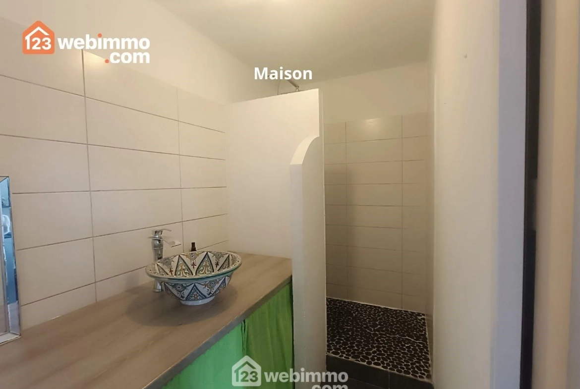 Maison lumineuse avec studio indépendant à Caouënnec-Lanvézéac en vente 