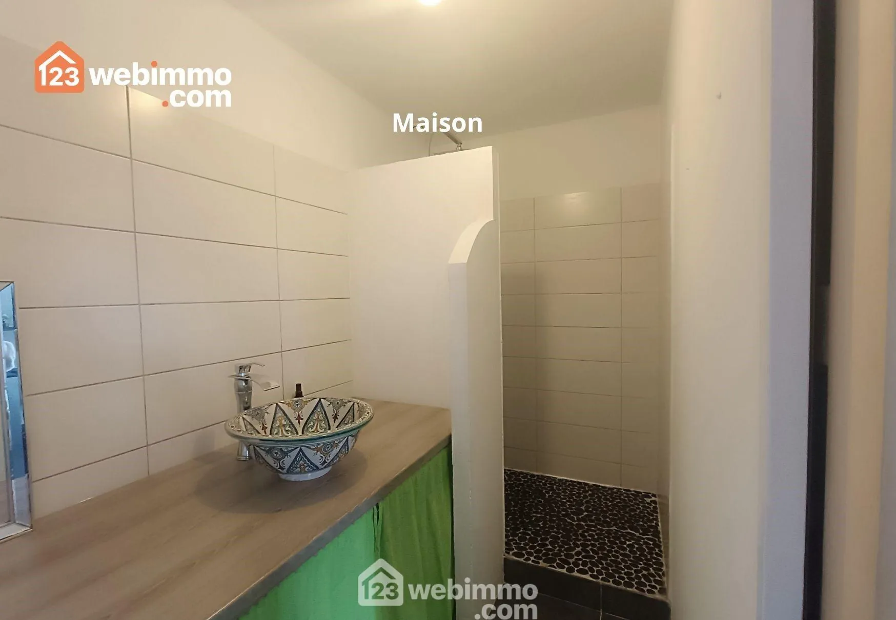 Maison lumineuse avec studio indépendant à Caouënnec-Lanvézéac en vente 