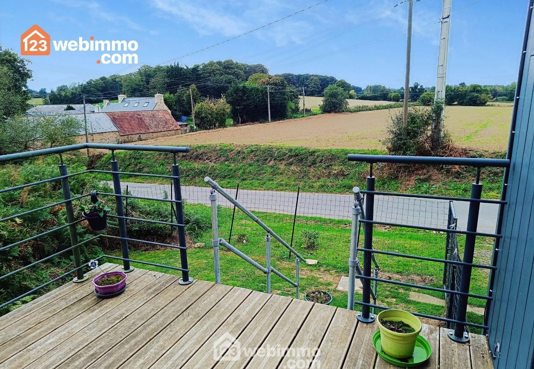 Maison lumineuse avec studio indépendant à Caouënnec-Lanvézéac en vente 