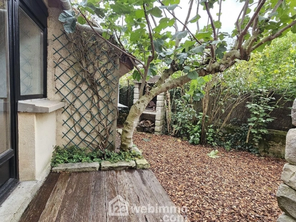 Maison en pierre de 76 m² à Milly-la-Forêt avec terrasse et potentiel authentique