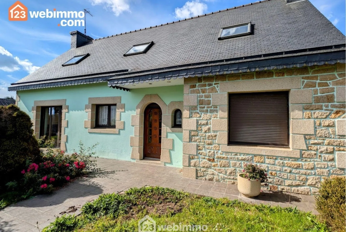 Belle maison de 158m² avec jardin et garage à Callac 