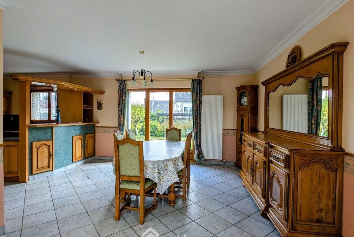 Belle maison de 158m² avec jardin et garage à Callac 