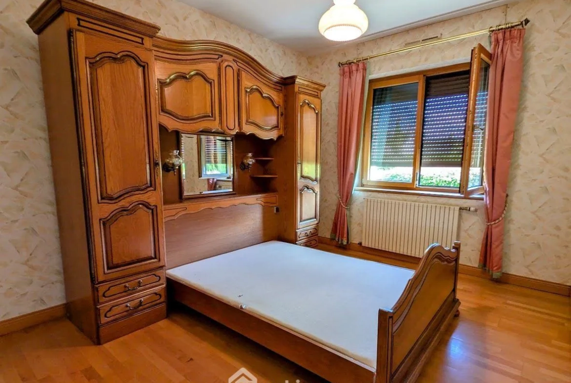 Belle maison de 158m² avec jardin et garage à Callac 