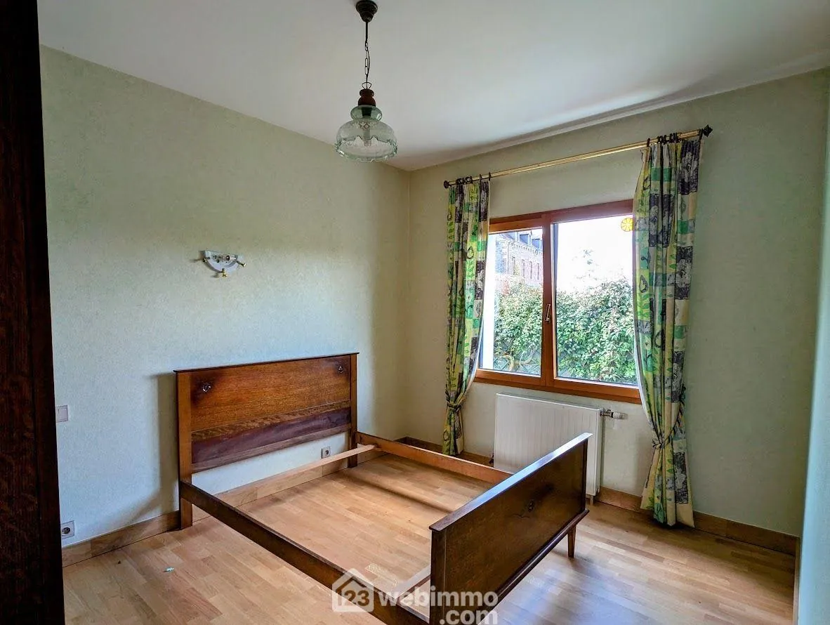 Belle maison de 158m² avec jardin et garage à Callac 