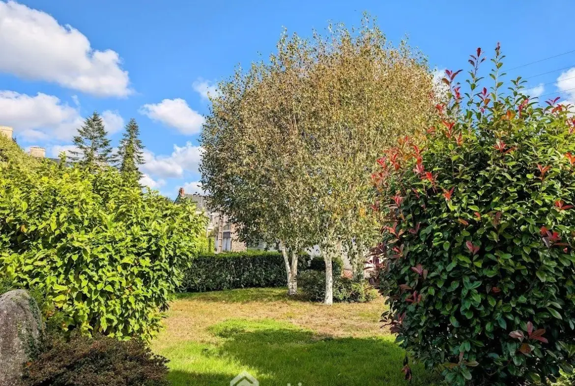 Spacieuse maison familiale à Callac avec jardin et garage – 158m² 