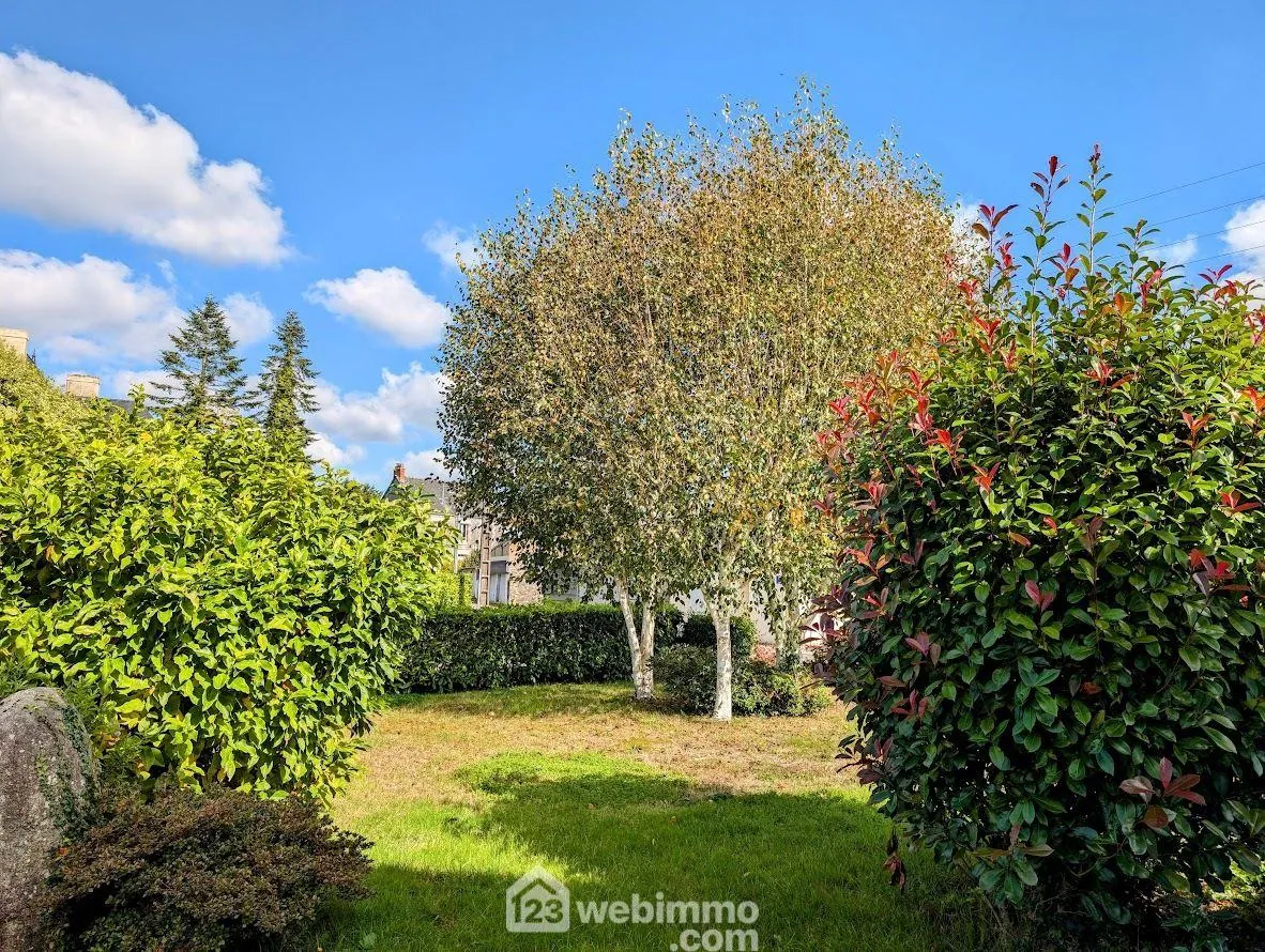 Spacieuse maison familiale à Callac avec jardin et garage – 158m² 