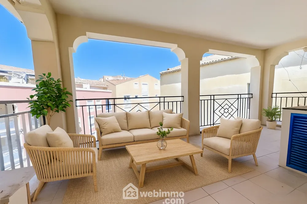 Bel appartement T2 avec terrasse à Sainte-Maxime en vente 
