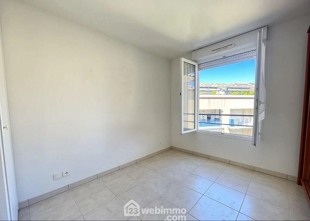 Bel appartement T2 avec terrasse à Sainte-Maxime en vente 