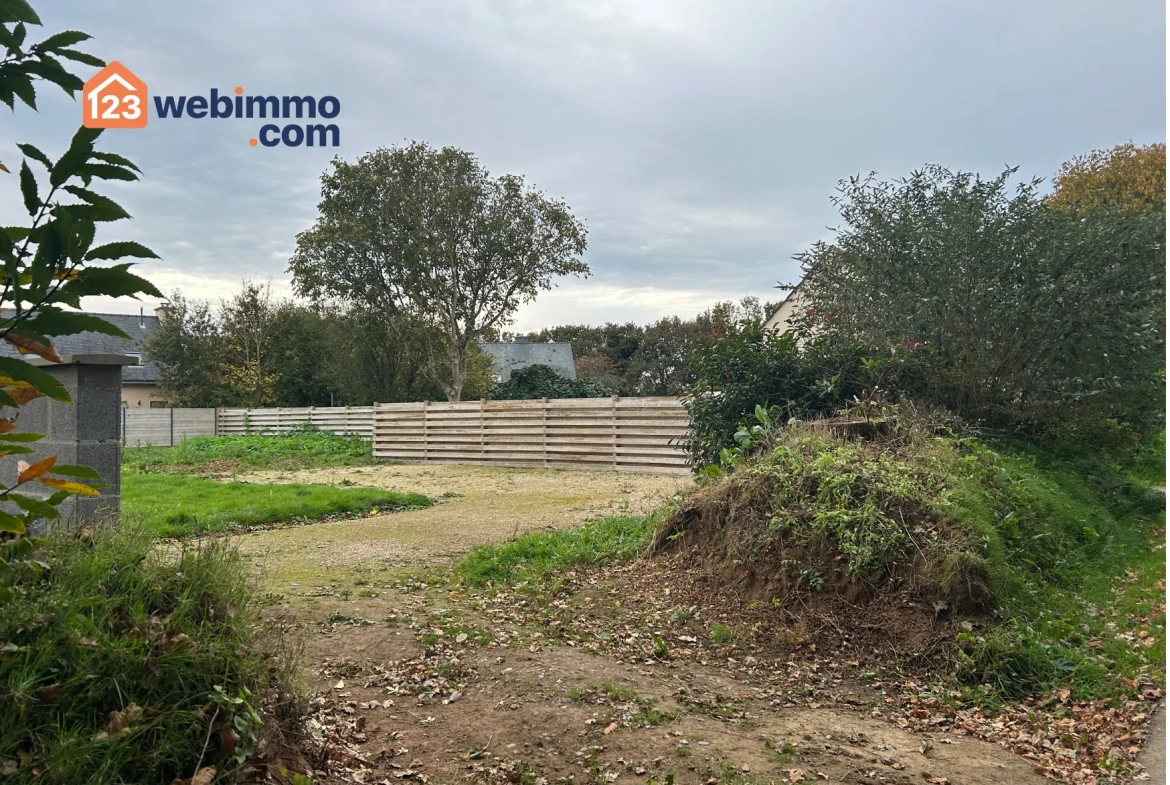 Terrain constructible de 573m² à Ploubezre - Hors lotissement, libre de constructeur 