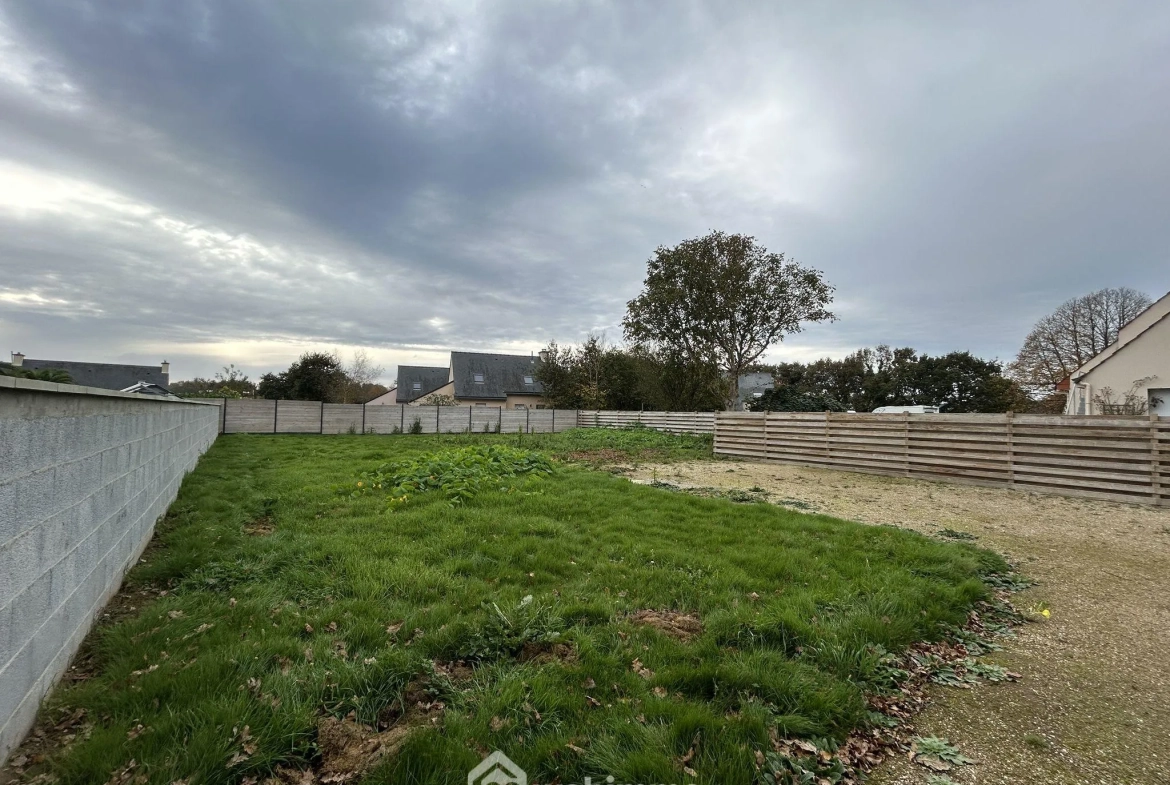 Terrain constructible de 573m² à Ploubezre - Hors lotissement, libre de constructeur 