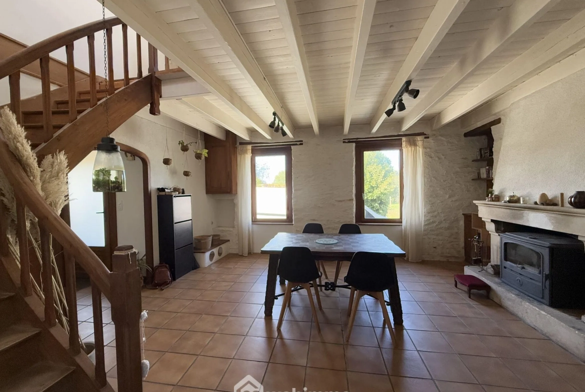Belle maison en pierre de 160 m² près de Pouzauges avec jardin et dépendance 