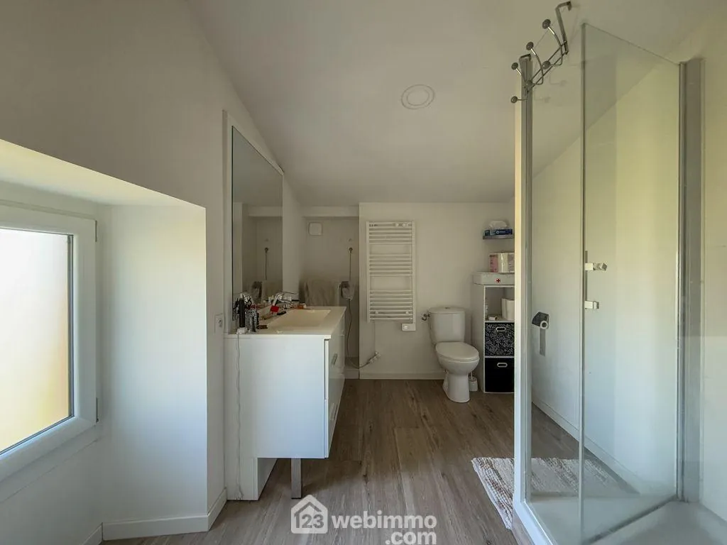 Belle maison en pierre de 160 m² près de Pouzauges avec jardin et dépendance 