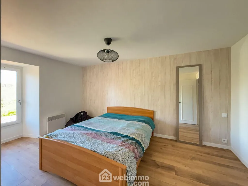 Belle maison en pierre de 160 m² près de Pouzauges avec jardin et dépendance 