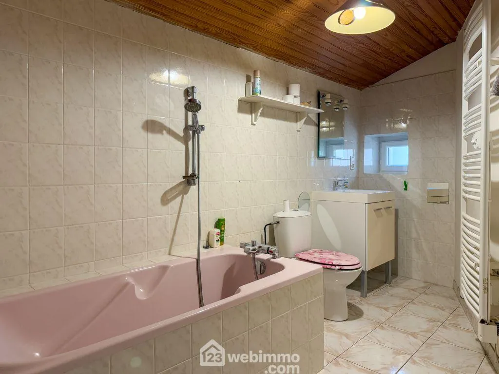 Belle maison en pierre de 160 m² près de Pouzauges avec jardin et dépendance 