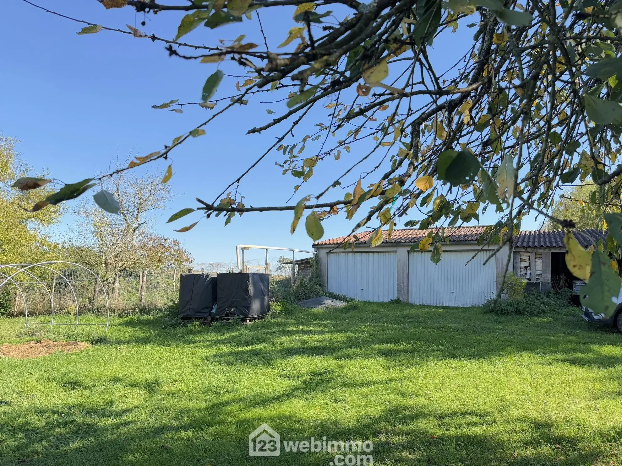 Belle maison en pierre de 160 m² près de Pouzauges avec jardin et dépendance 