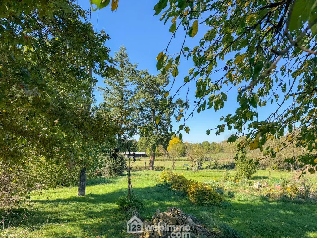 Belle maison en pierre de 160 m² près de Pouzauges avec jardin et dépendance 