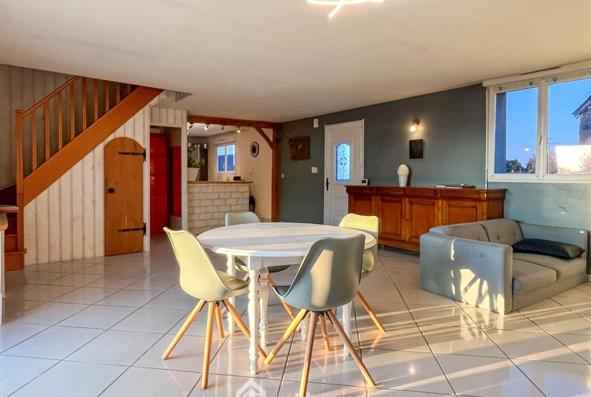 Maison rénovée de 113 m² avec 4 chambres à Bauné, proche Angers 