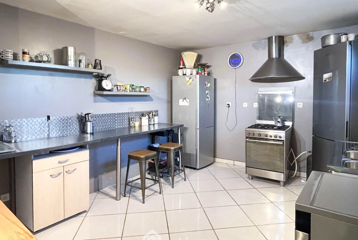 Maison rénovée de 113 m² avec 4 chambres à Bauné, proche Angers 