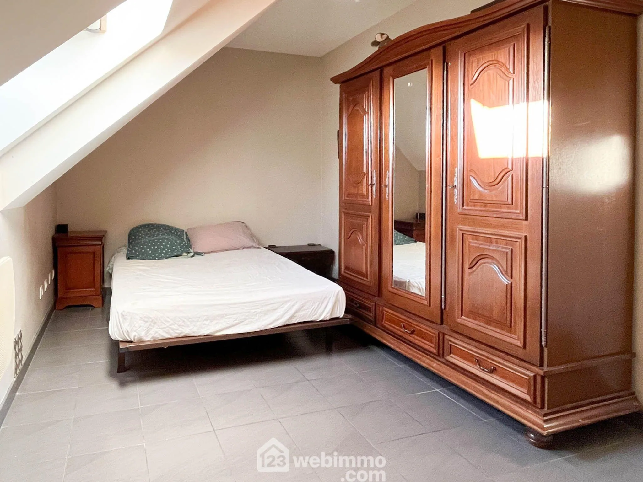 Maison rénovée de 113 m² avec 4 chambres à Bauné, proche Angers 