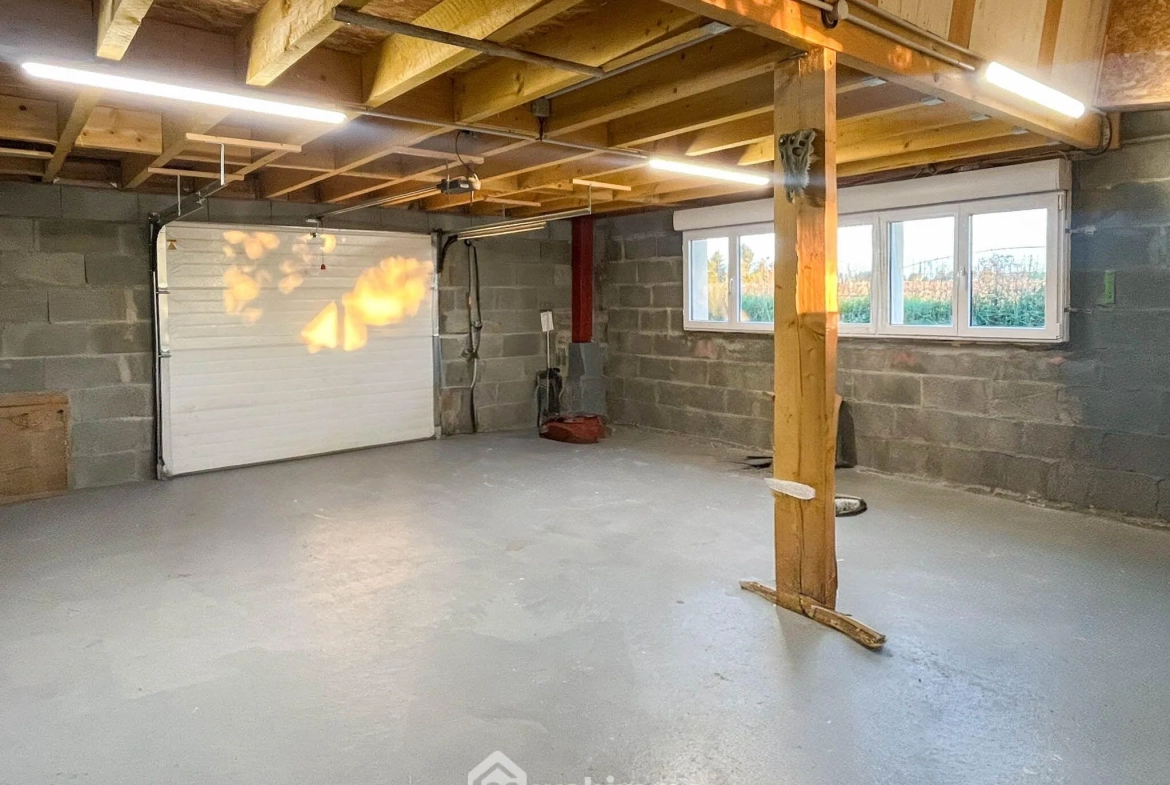 Maison rénovée de 113 m² avec 4 chambres à Bauné, proche Angers 
